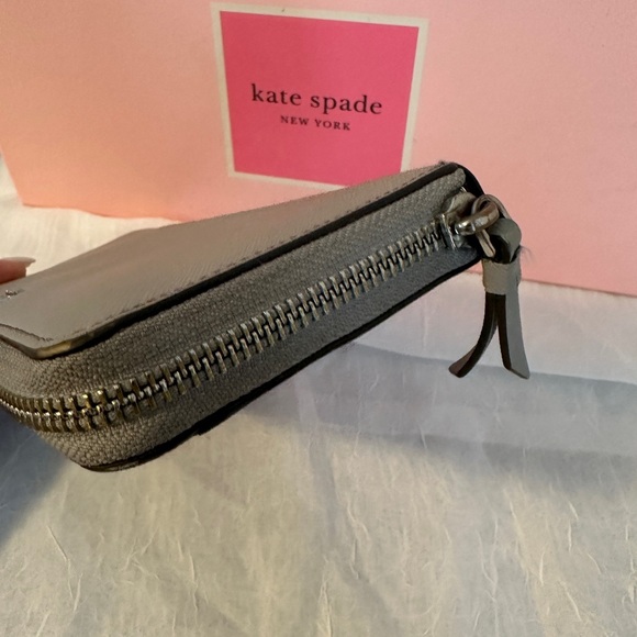 Kate Spade Cameron Continental Zip Around Light Gray Walket - Picture 6 of 7